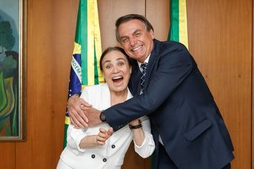 Regina Duarte durante encontro com presidente Jair Bolsonaro - Carolina Antunes