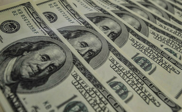 Reservas internacionais do BC fecham mês em R$ 374,8 bi Reservas internacionais do BC fecham mês em R$ 374,8 bi