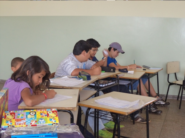 Alunos durante aulas de reforço.Foto: Assessoria