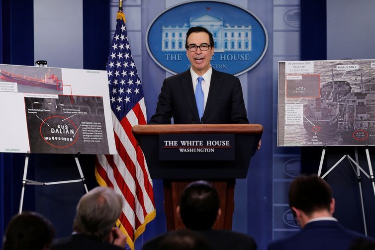 EUA incluem entidades e indivíduos na lista de sanções por apoiar Irã O secretário do Tesouro americano, Steven Mnuchin - REUTERS/Jonathan Ernst
