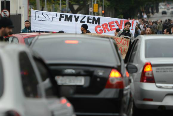 Com negociações travadas, greve nas universidades paulistas completa 2 meses