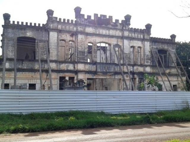 Histórico, castelinho na fronteira será reformado para virar museu O monumento foi construído na década de 1920.(Foto: Karina Lima/FCMS)