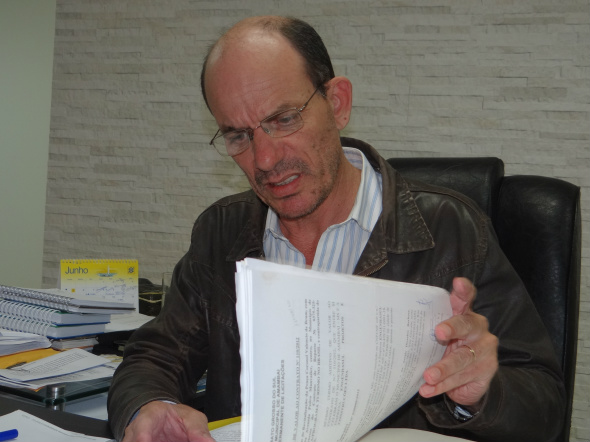 Prefeito de Amambai diz que sua convocação pela Câmara tem cunho político Prefeito Sérgio Barbosa afirma que a prefeitura cumpriu todos compromissos relativos a execução da obra de revitalização da praça / Foto: Moreira Produções