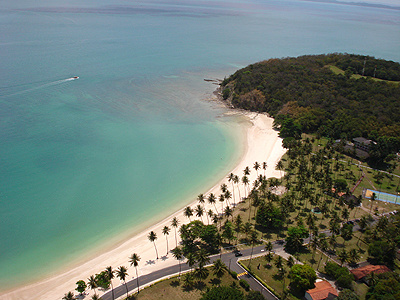 Dilma passa carnaval em Aratu e pede prudência nas rodovias Desde as festas de fim de ano de 2011 a presidente tem escolhido a praia de Inema, na base de Aratu, para períodos de descanso. Fez isso também no carnaval / Foto: Divulgação