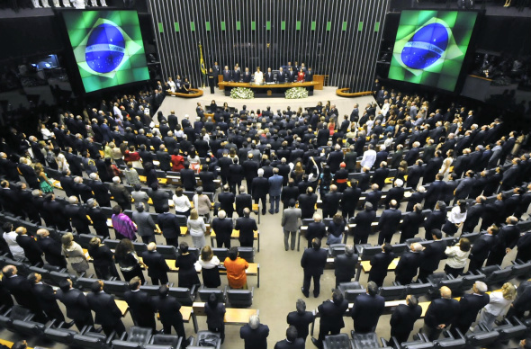 Mantido veto de Dilma ao financiamento empresarial de campanhas Mantido veto de Dilma ao financiamento empresarial de campanhas