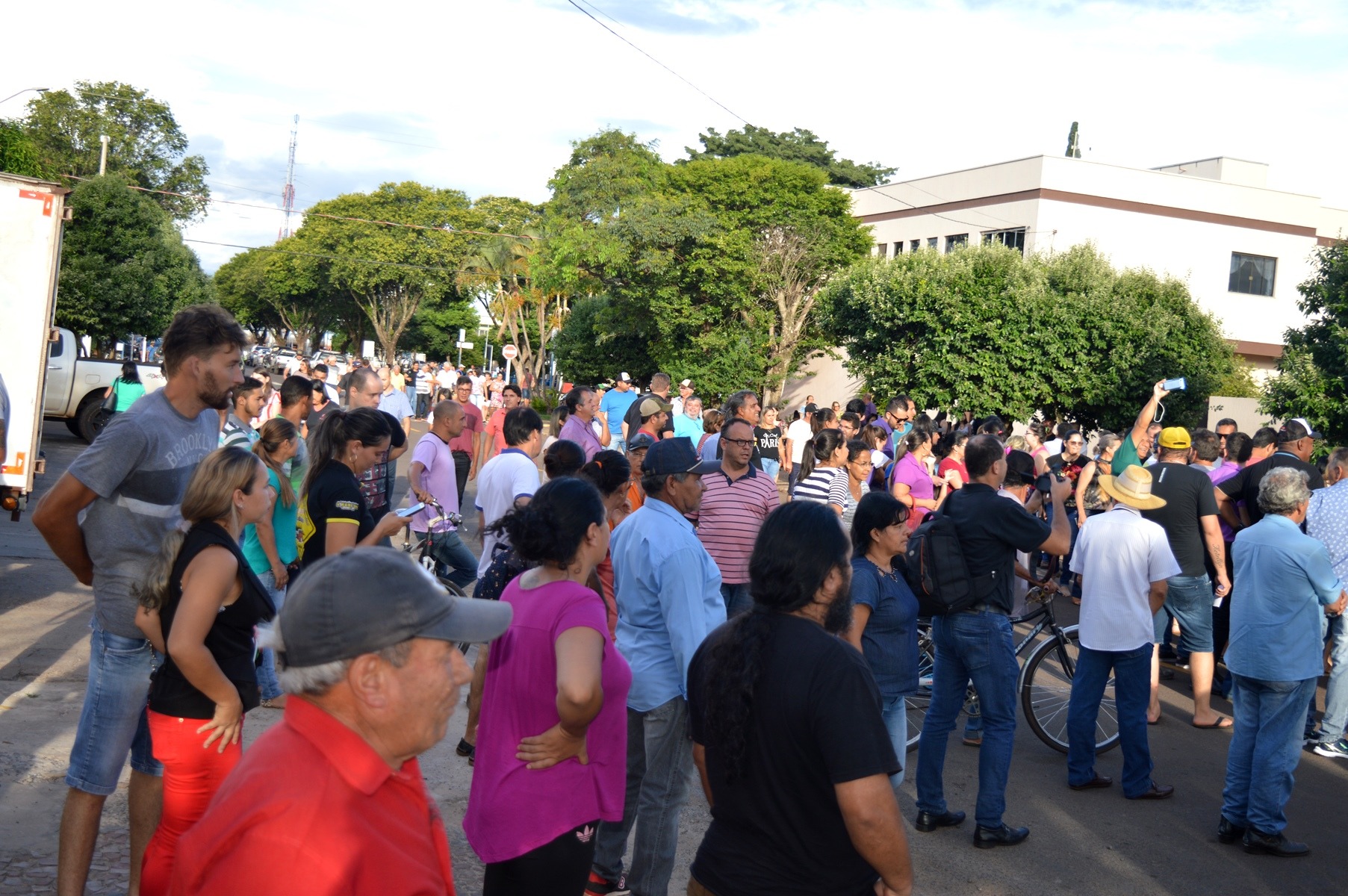 Centenas de pessoas se mobilizaram contra a Energisa / Foto: Moreira Produções