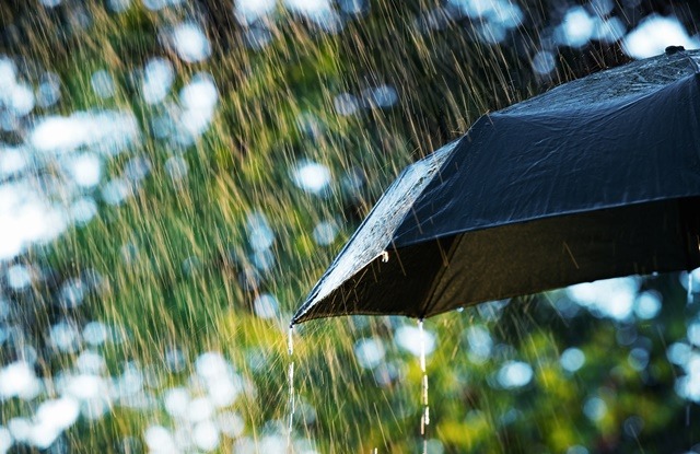 Domingo de pancadas de chuva e trovoadas a partir da tarde