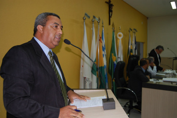 Carlinhos solicita médico Oftalmologista para o município Atendimento oftalmológico beneficia pessoas idosas e crianças em idade escolar, diz o vereador / Foto: Moreira Produções