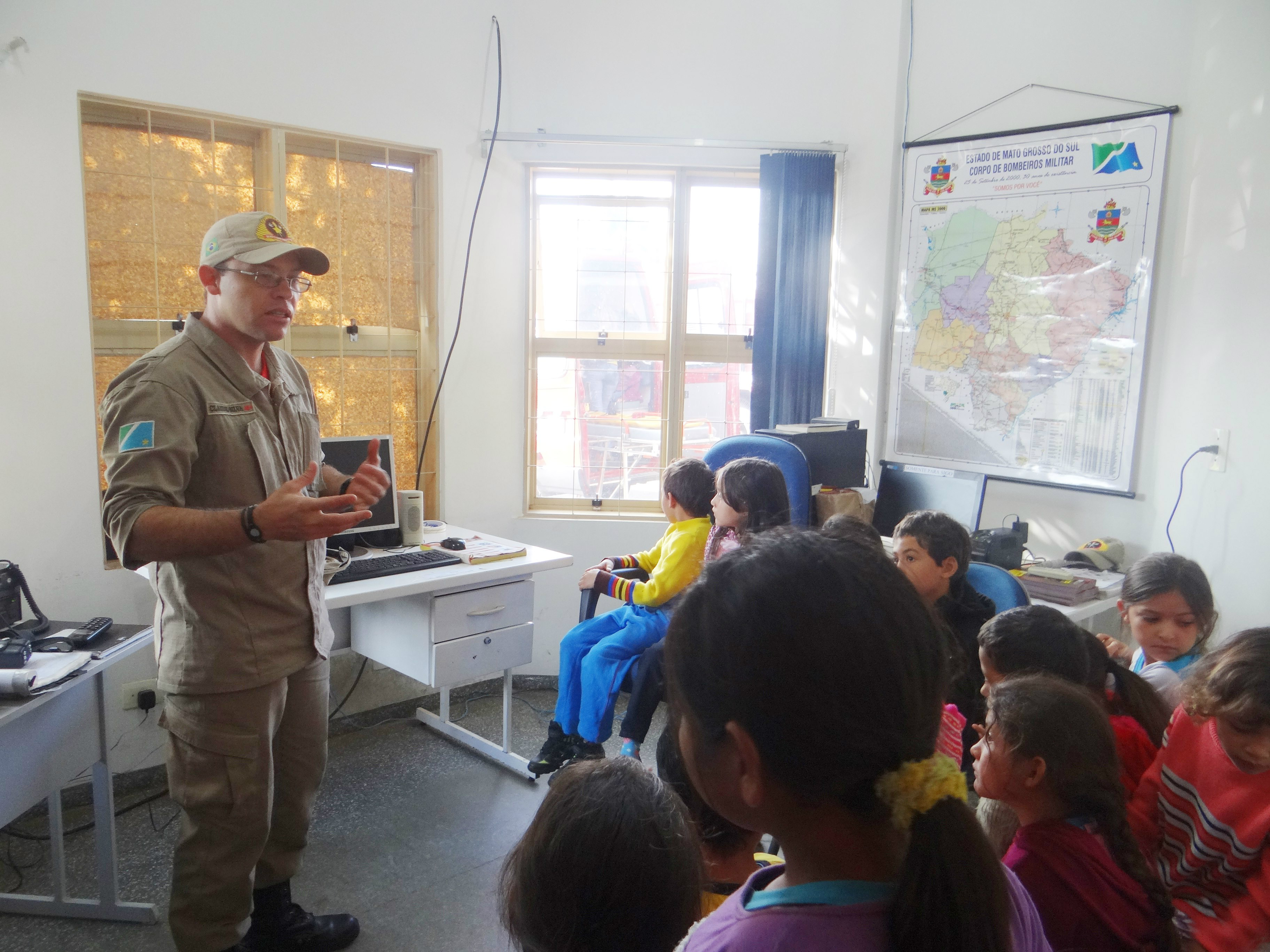 Oficinas de demonstração de rapel, visita a viatura de resgate, conhecimento de materiais utilizados, da sala de computador e rádio ocorrência e foto no caminhão estão sendo oferecidas / Foto: Moreira Produções