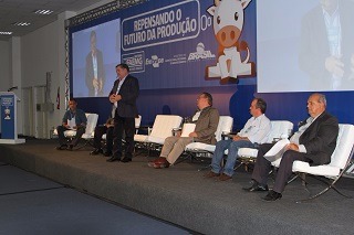 Debate entre representantes do setor