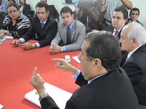Lupi presta esclarecimentos em reunião com bancada do PDT Lupi presta esclarecimentos em reunião com bancada do PDT