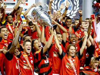 Flamengo vence Vasco nos pênaltis e é campeão carioca O título carioca foi o primeiro conquistado por Ronaldinho com a camisa do FlamengoFoto: AP