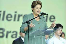 Dilma: queda do PIB é momentânea e segundo semestre terá recuperação Dilma: queda do PIB é momentânea e segundo semestre terá recuperação