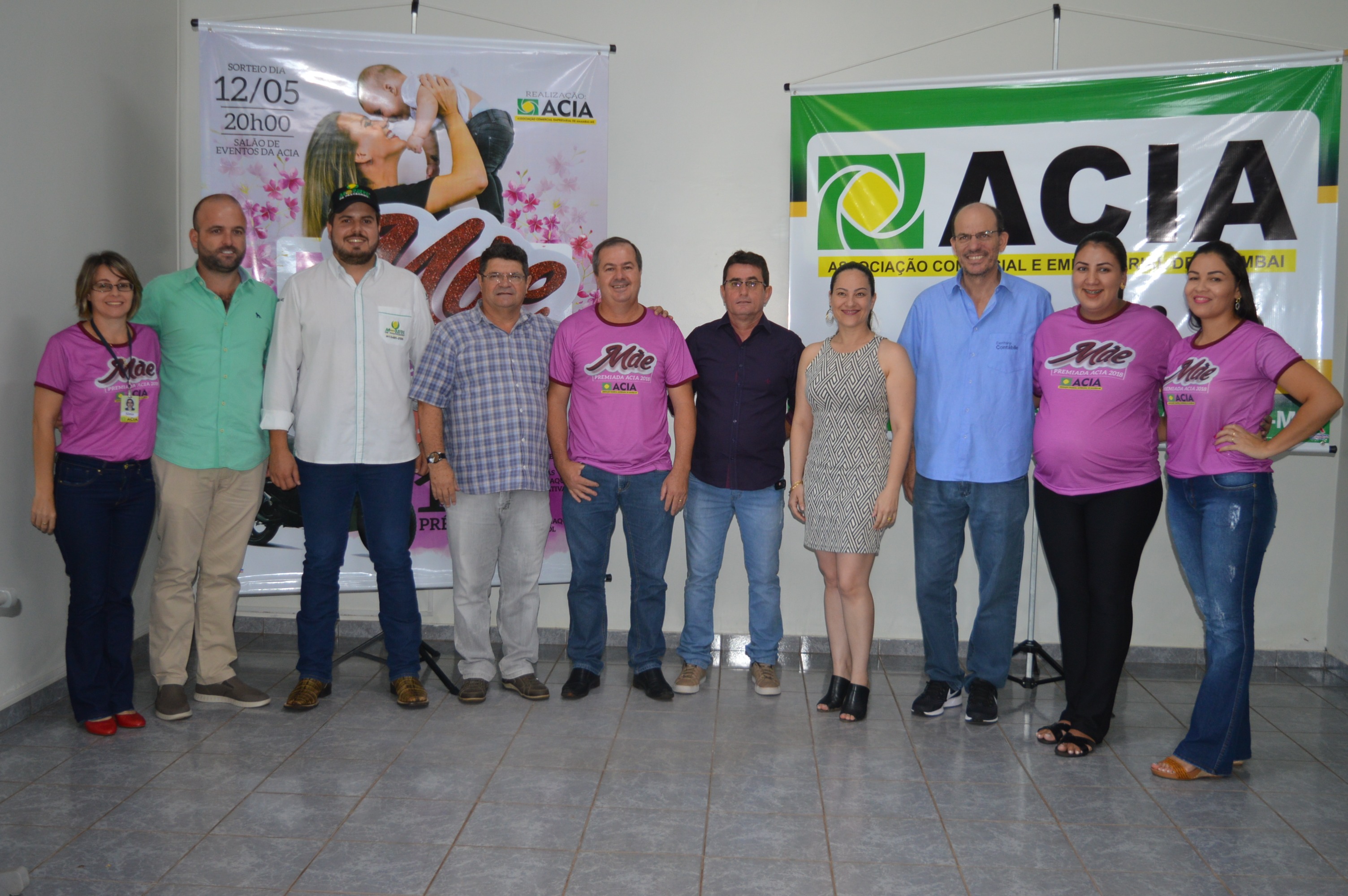 Campanha Mãe Premiada da Acia foi lançada nesta segunda (5), em Amambai Membros da diretoria e colaboradoras da ACIA participaram do lançamento da campanha / Foto; Moreira Produções