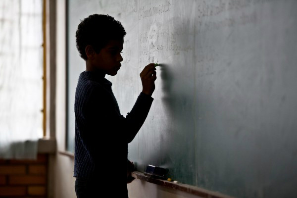 A reeleição e o desprezo renovado à educação A reeleição e o desprezo renovado à educação