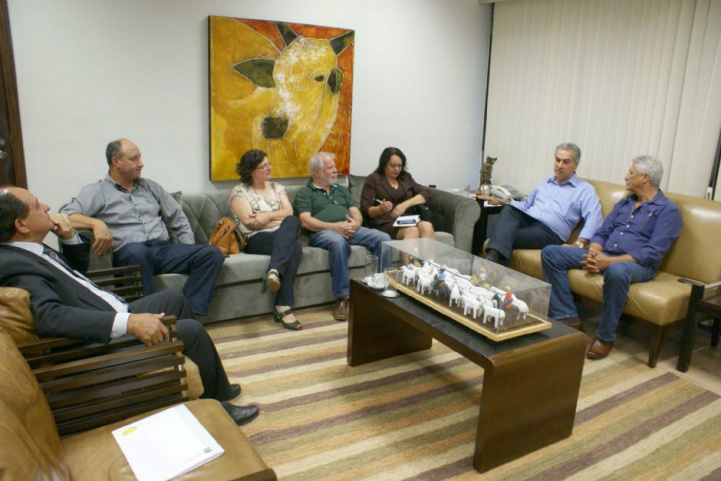 O prefeito de Caarapó, Mário Valério (PR), reuniu-se na tarde da última quarta-feira (18) com o governador de Mato Grosso do Sul, Reinaldo Azambuja (PSDB)