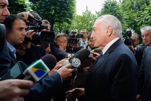 Brasil está superando a crise econômica O presidente Michel Temer fala à imprensa em Hamburgo, na Alemanha - Rogério Melo/PR