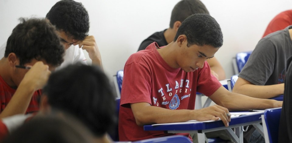 Uma das condições para participar do programa é ter obtido, no mínimo, 450 pontos na média do Enem 2018 - Foto: Wilson Dias/Agência Brasil