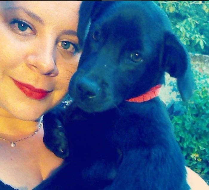Cachorrinha dá um exemplo de generosidade no Rio Grande do Sul Suelen e Lana