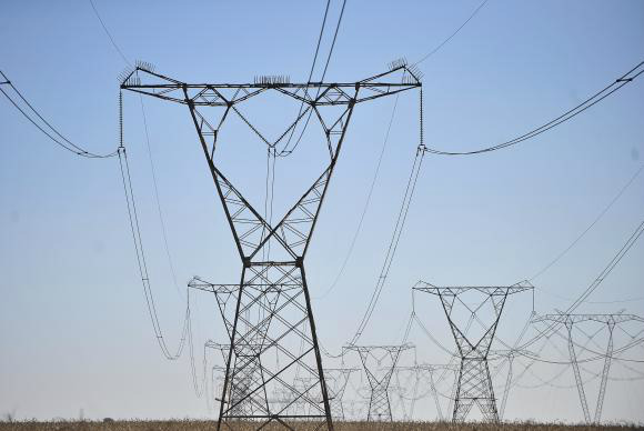Sistema de bandeiras na conta da energia elétrica começa amanhã (1º)