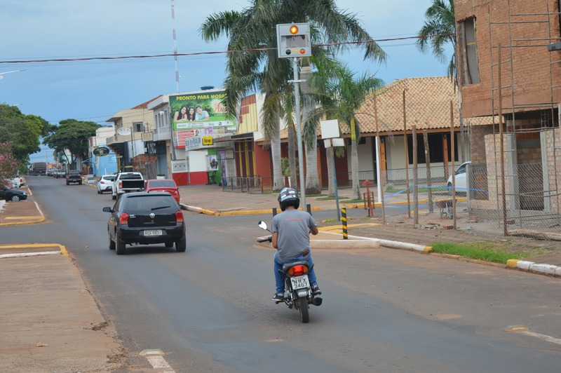 Lombadas eletrônicas em Amambai: representante esclarece dúvidas Foto: Moreira Produções