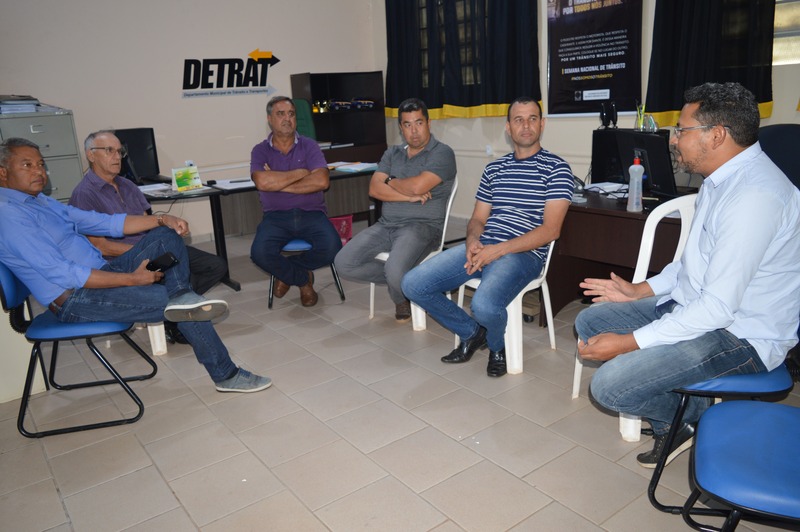 Lombadas eletrônicas em Amambai: representante esclarece dúvidas A reunião aconteceu na sede do Detrat, no dia 24 de janeiro / Foto: Moreira Produções