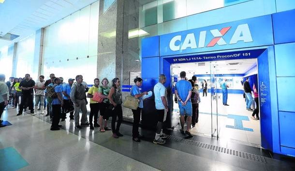 Cerca de 2 mil agências da Caixa abrem hoje para pagamento do FGTS inativo Até o dia 28 de junho, a Caixa pagou mais de R$ 38,2 bilhões relativos às contas inativasJosé Cruz/Arquivo/Agência Brasil