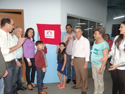 Autoridades descerrando a placa de inauguraçãoFoto: Moreira Produções