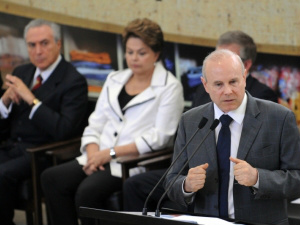 Mantega diz que Brasil não terá década perdida Mantega diz que Brasil não terá década perdida