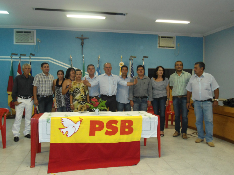 "O PSB tem que ter candidato a prefeito em Amambai", diz o deputado Lauro Davi Deputado Lauro Davi e o vereador Anilson PregoFoto: Divulgação