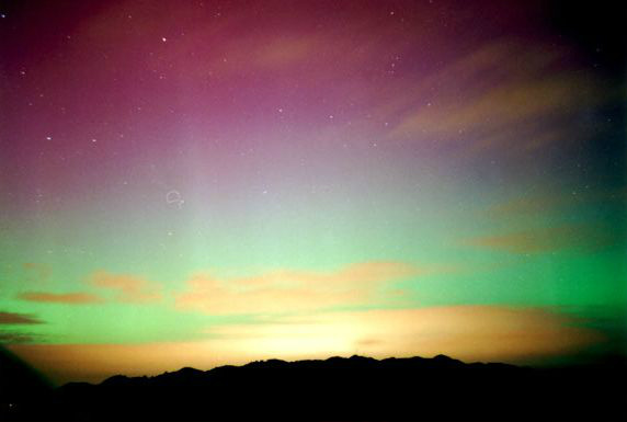 Como ocorrem as auroras polares? Como ocorrem as auroras polares?