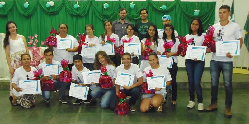 Alunos foram certificados após conclusão de projeto de informática / Foto: Uniesp