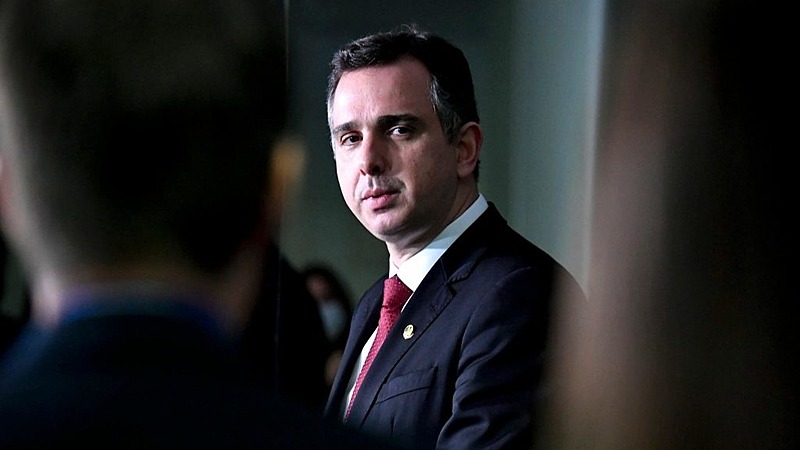 Rodrigo Pacheco demonstra resposta ao processo que pretende investigar a responsabilidade e a omissão do governo Bolsonaro - Waldemir Barreto/Agência Senado