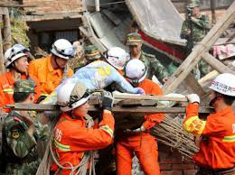 Pelo menos 360 mortos em terremoto na China; ONU oferece apoio