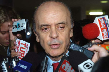 Serra promete investir em transporte público na região metropolitana do Rio Candidato José Serra (PSDB).