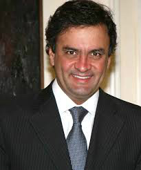 Aécio Neves diz que país precisa crescer e controlar inflação