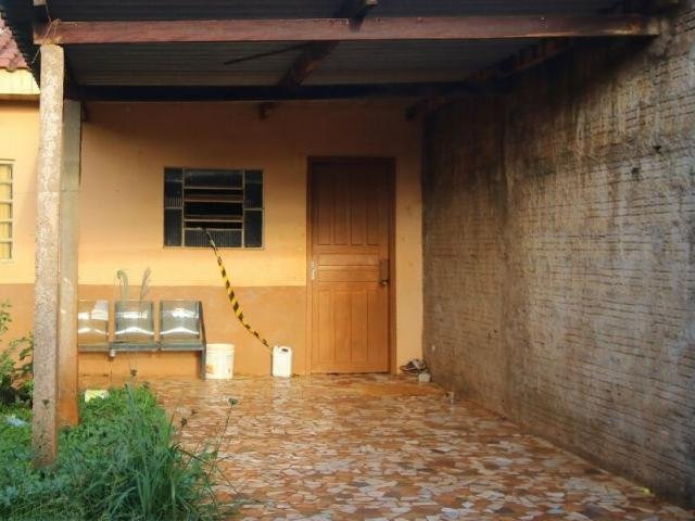 Casa onde Katiuce Arguelho dos Santos foi morta a facadas (Foto: André Bittar)