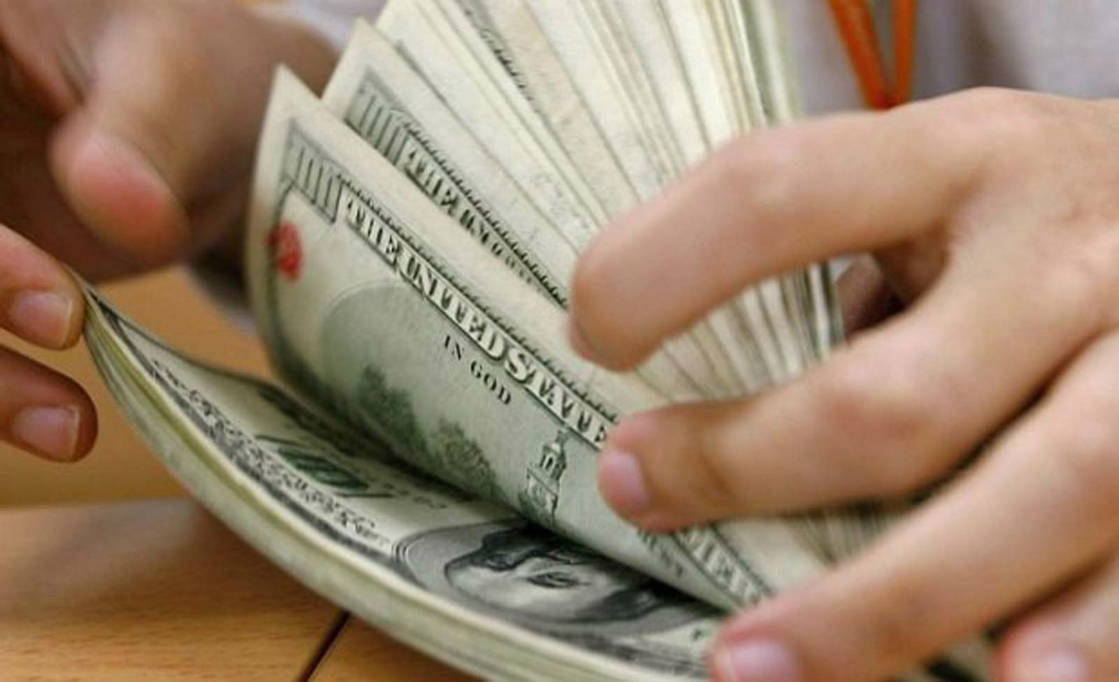 FMI diz que Estados Unidos devem esperar até 2016 para elevar taxa de juros