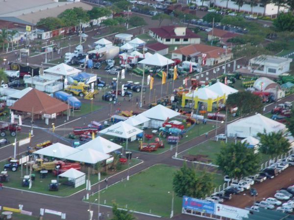 Prefeitura de Dourados leva ações de saúde à 48ª Expoagro Prefeitura de Dourados leva ações de saúde à 48ª Expoagro