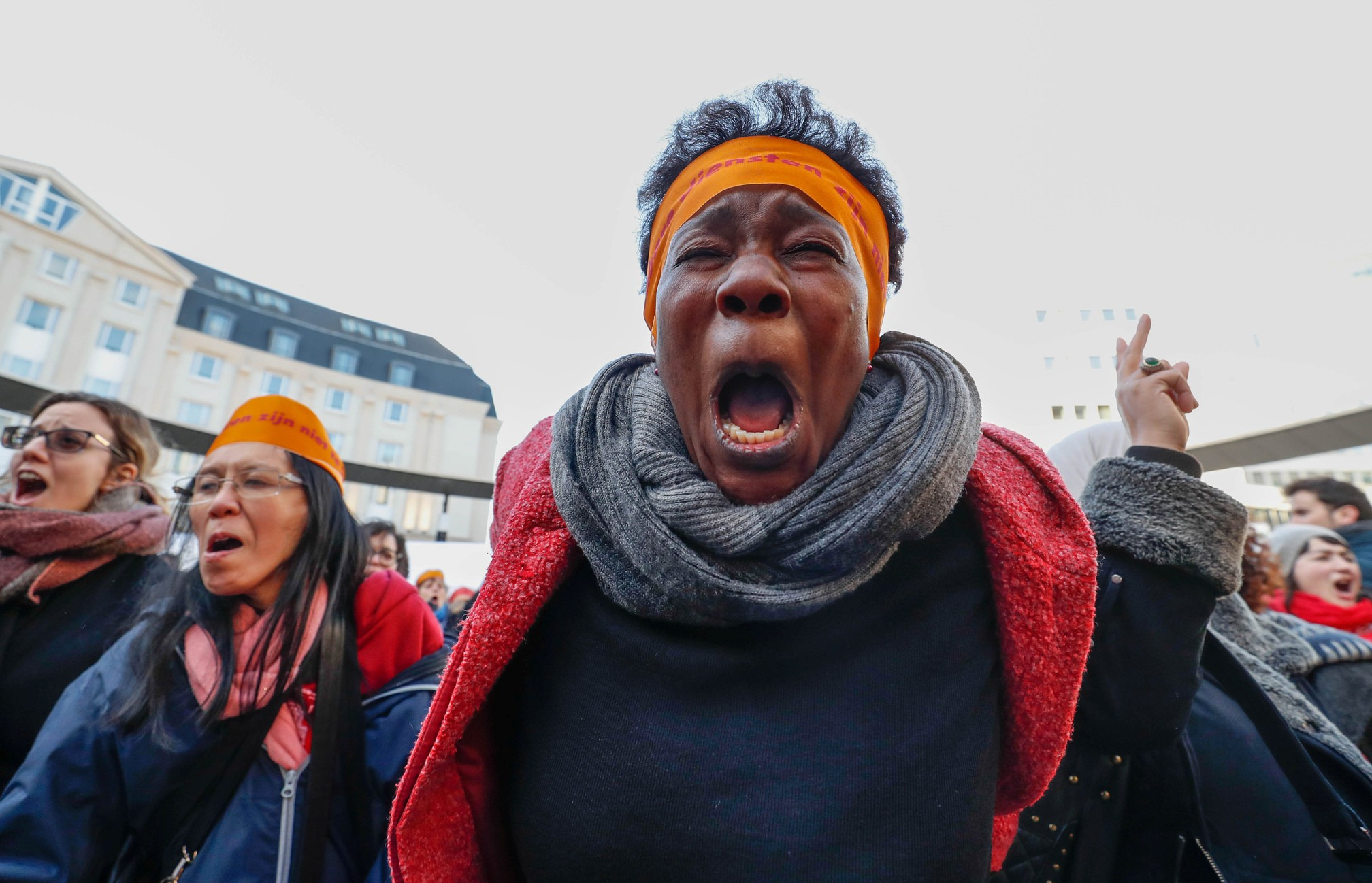 Dia da Mulher tem greve na Espanha e protestos em todo o mundo; veja fotos Manifestam em Bruxelas, na Bélgica (Foto: Reuters/Yves Herman)