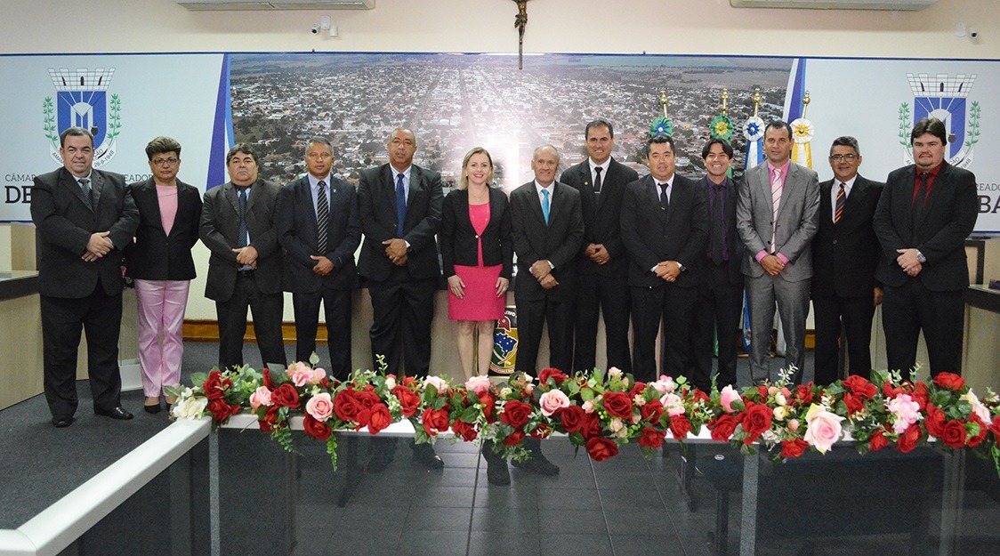 Presidente do legislativo, vereadora Janete Córdoba, com os demais vereadores da Casa de Leis / Foto: Moreira Produções
