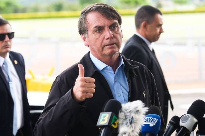 Bolsonaro anuncia fábrica “que extrai água do ar” Parcerias com Israel para melhorar o abastecimento de água na região Nordeste são defendidas por Bolsonaro desde a transição para o seu governo Antônio Cruz/Agência Brasil