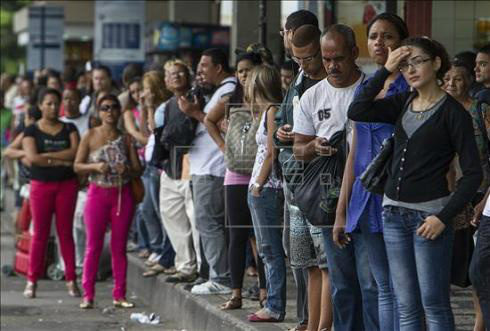Taxa de desemprego baixa para 5,3% em agosto, menor índice do ano A taxa de desemprego em agosto foi a mais baixa desde dezembro do ano passado (4,6%). EFE/Arquivo