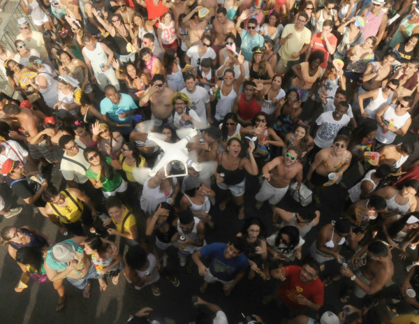 Desfile de blocos de rua continua até domingo no Rio