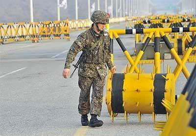 Coreia do Sul retira funcionários de complexo industrial