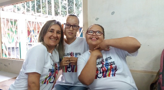 Alunos com necessidades especiais recebem aulas em salas multifuncionais