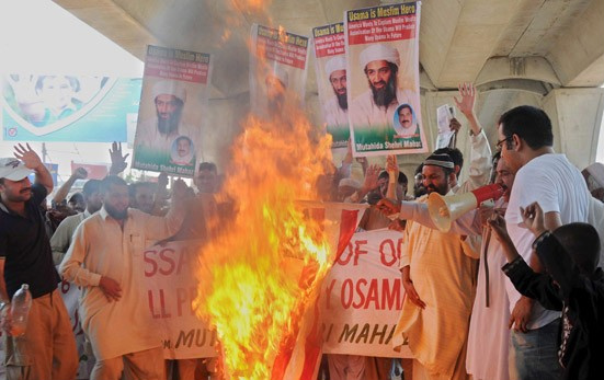 Talibãs promovem ataques em protesto contra morte de Bin Laden