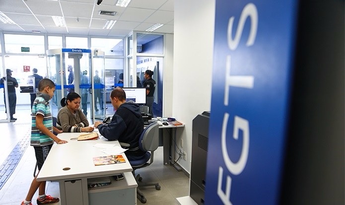 Trabalhadores devem apresentar documento de identificação e Carteira de Trabalho para retirar o benefício Foto: Divulgação