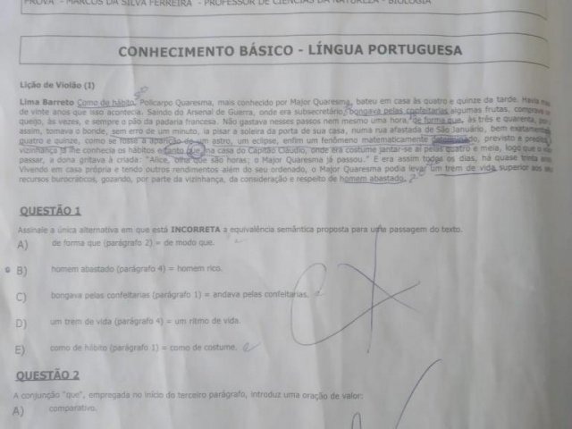 Questões citavam parágrafos, mas texto da prova estava em bloco.