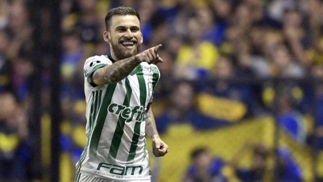 Meia Lucas Lima comemora gol do Palmeiras (Foto: AFP)